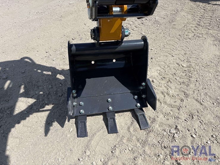 unused-2025-cfg-xz20r-mini-excavator-image-11