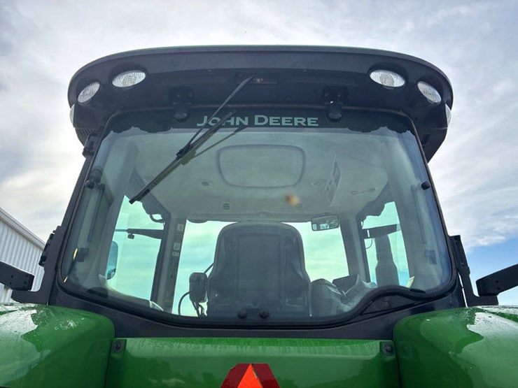 2012-john-deere-8360r-image-28