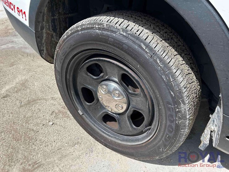 2016-ford-explorer-image-25