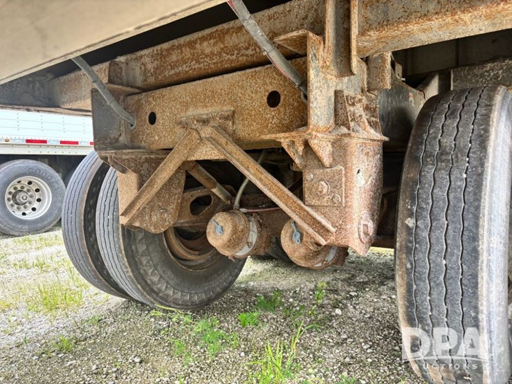 2014-wilson-grain-trailer-image-31
