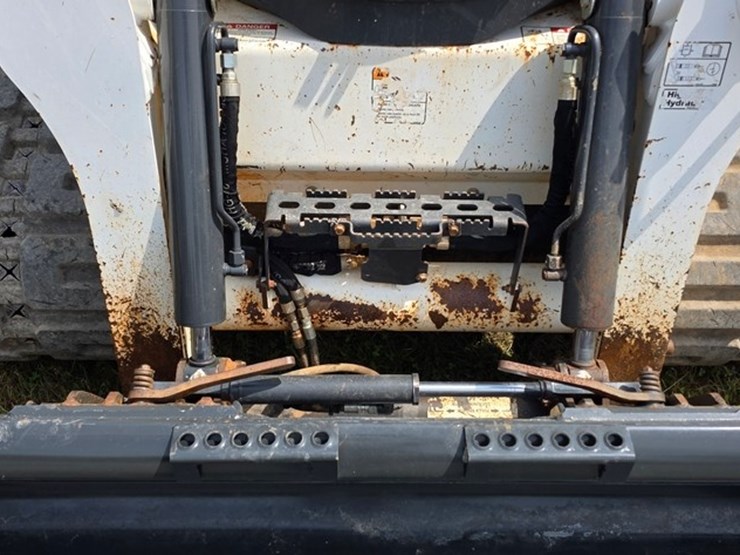 2022-bobcat-t770-image-37