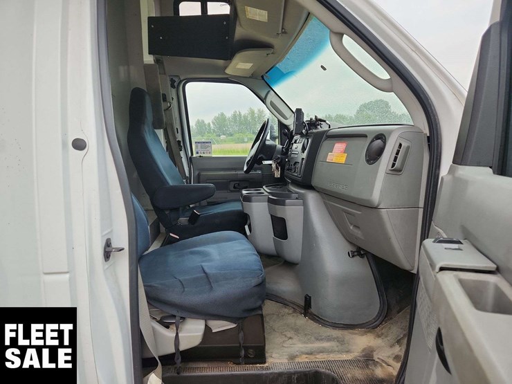2012-ford-450-image-25