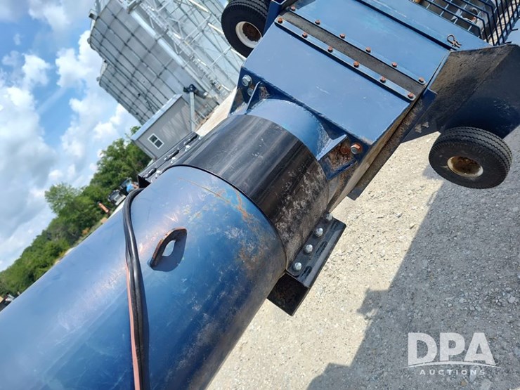 2016-harvest-international-h13114xt-auger-(lld1271)-image-6