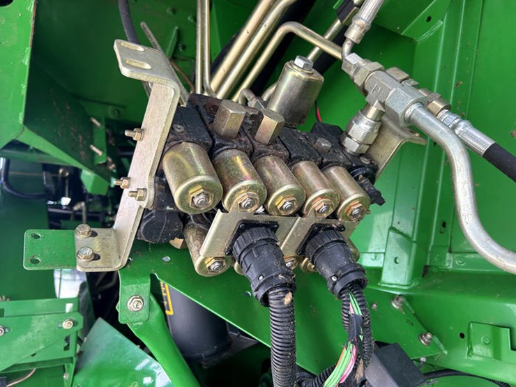 2001-john-deere-9550-image-53