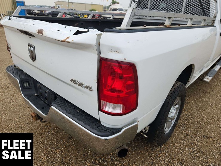 2015-ram-3500-slt-image-29