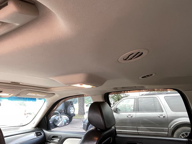 2008-chevrolet-suburban-image-70