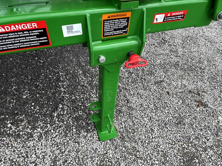 2023-john-deere-2510h-image-28