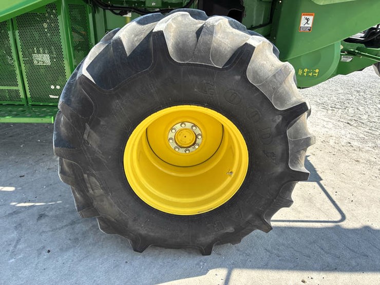 2013-john-deere-s670-image-39