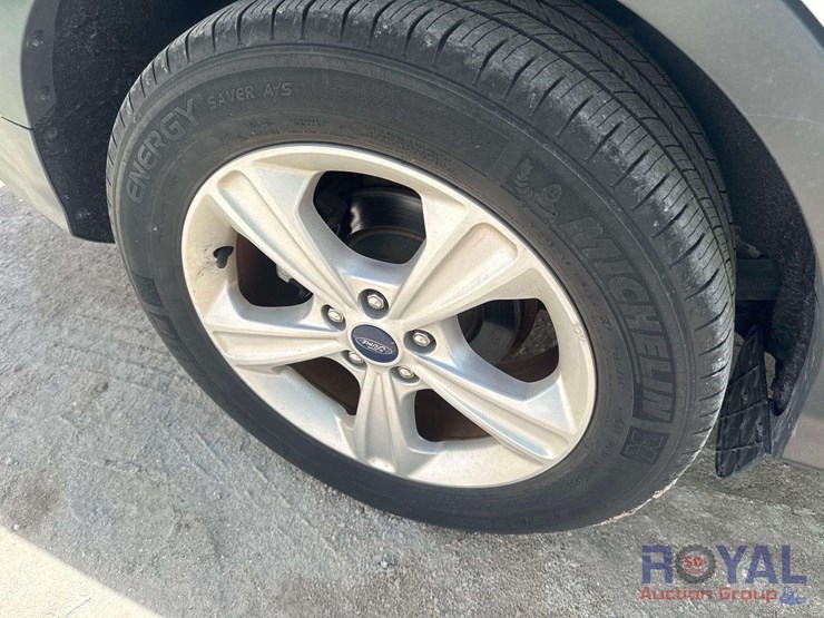 2016-ford-escape-se-image-28