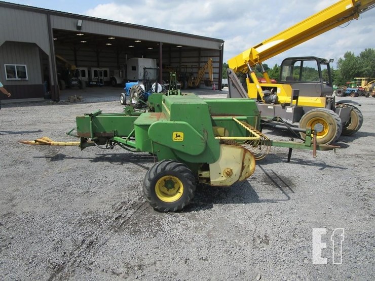 john-deere-336-image-2