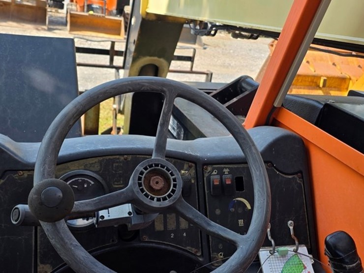 2013-jlg-g9-43a-image-43