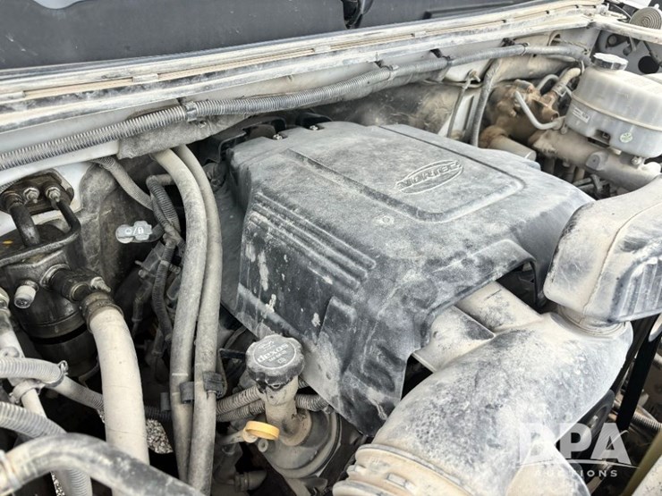 2013-chevrolet-3500hd-image-52