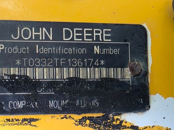 2007-deere-ct332-image-5