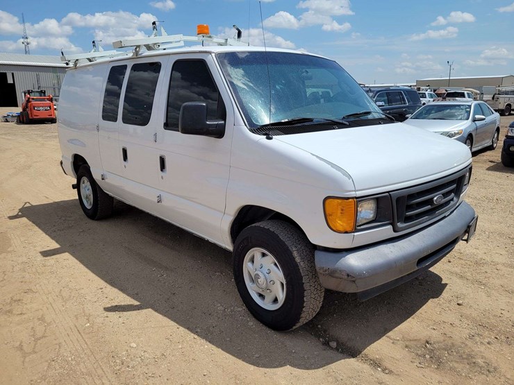2007-ford-e250-image-2