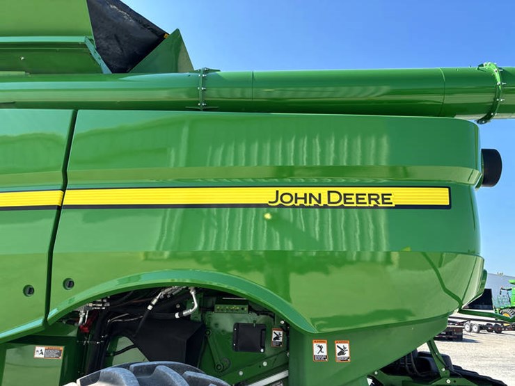2024-john-deere-s780-image-26