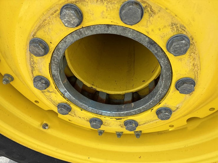 2023-john-deere-8r-340-image-38