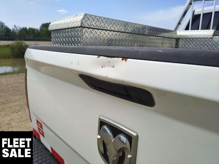 2015-ram-tradesman-image-32