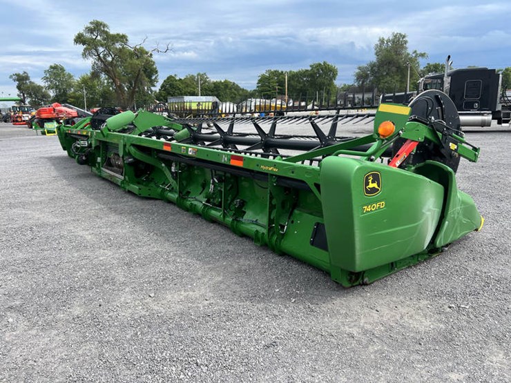 2020-john-deere-740fd-image-11