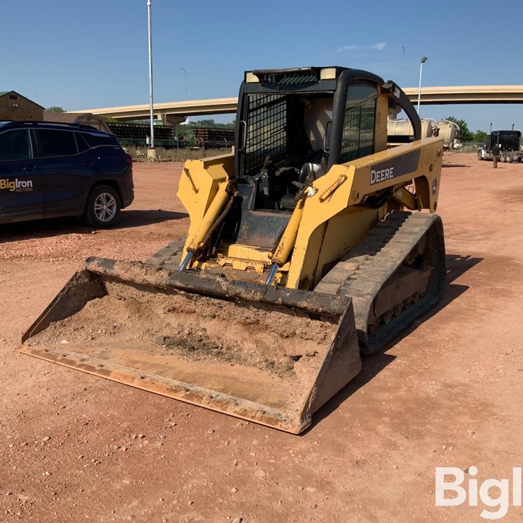 2009 JOHN DEERE 332