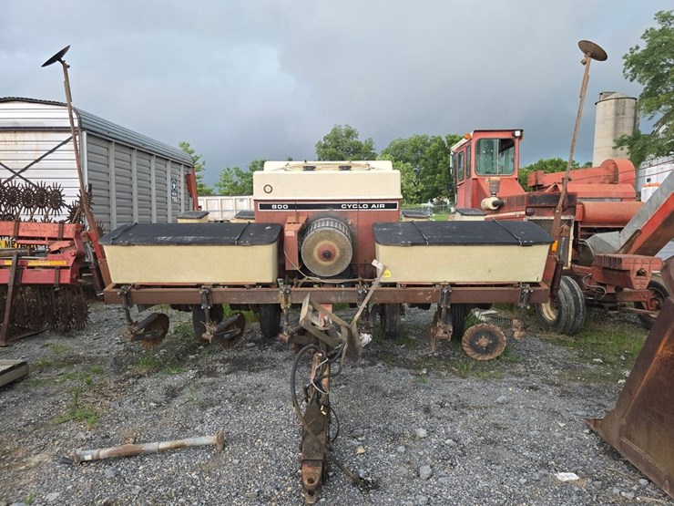 international-800-image-2