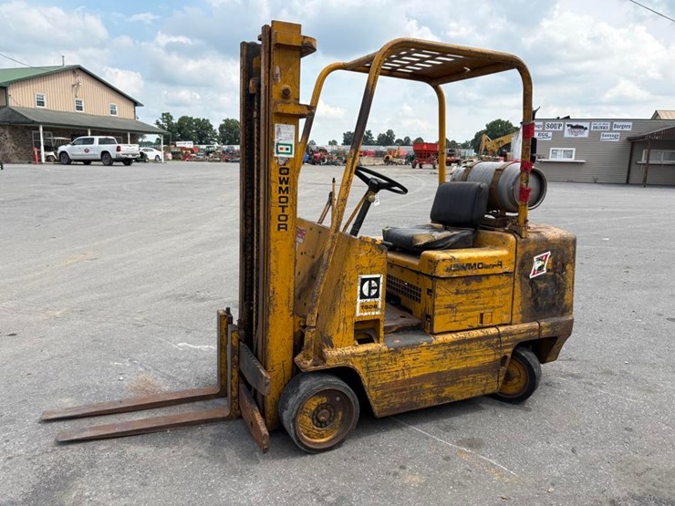 caterpillar-t50b-image-1