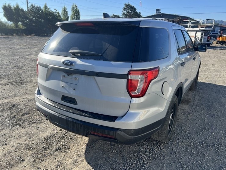 2018-ford-explorer-image-4