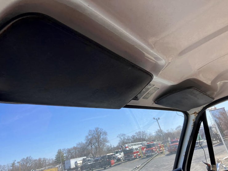#111477-•-1988-gmc-lime-truck-#v532251-image-39
