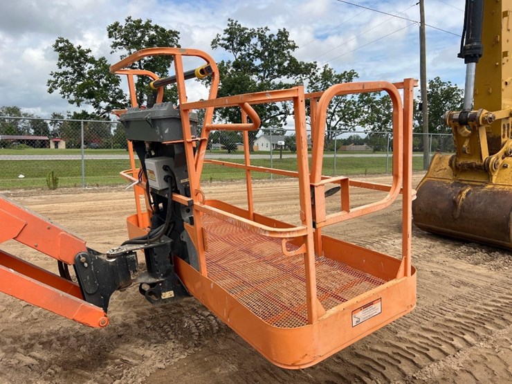 2005-jlg-660sj-image-22