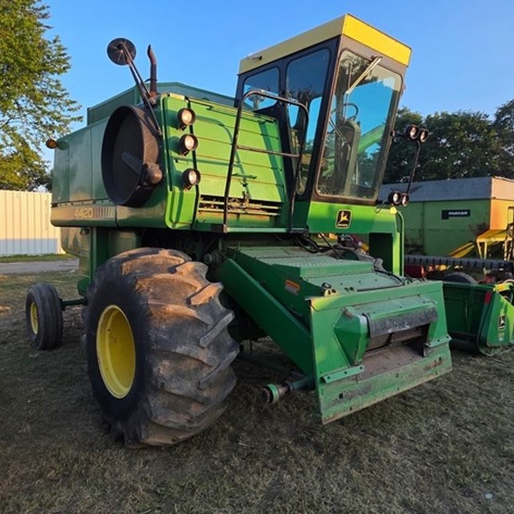 JOHN DEERE 4420