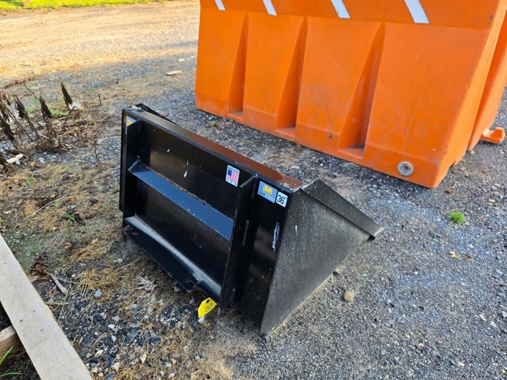 new-jmr-36"-walk-behind-bucket-image-2