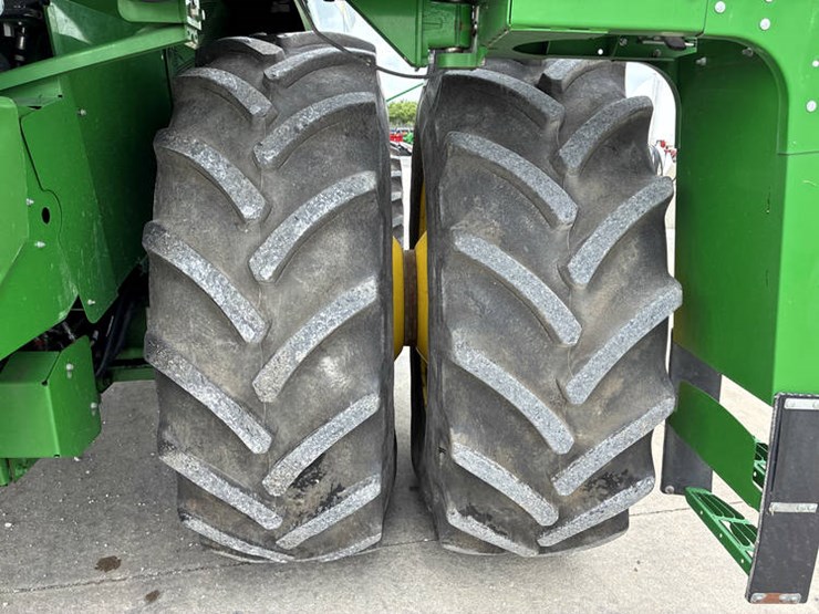 2014-john-deere-s680-image-37