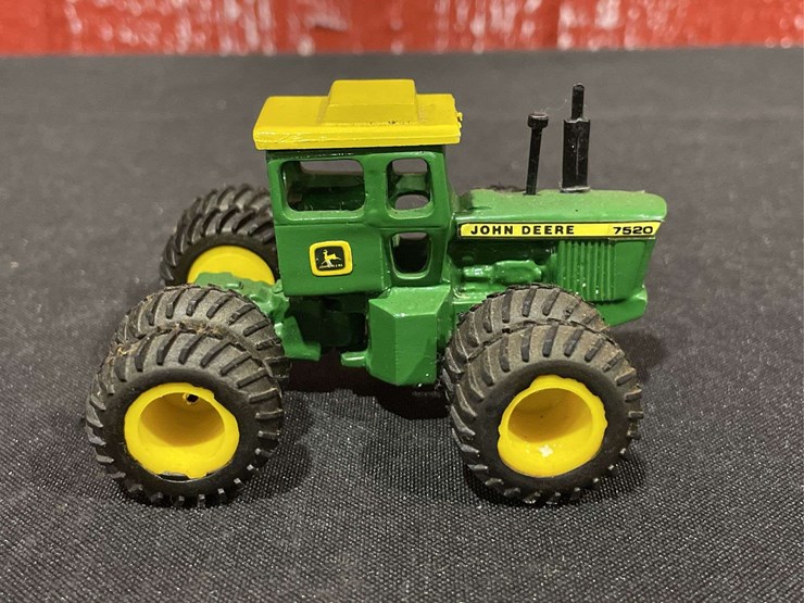 john-deere-7520-image-7