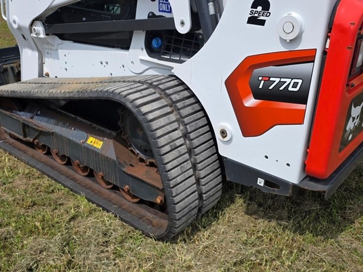2023-bobcat-t770-image-22