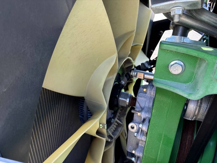 2020-john-deere-8rx-410-image-42