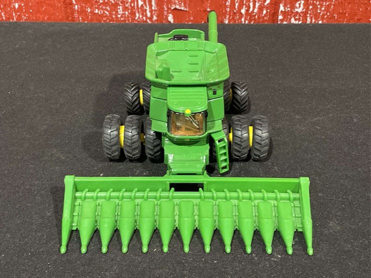 john-deere-64-image-10