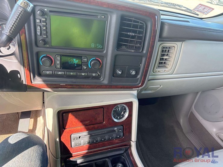 2006-cadillac-escalade-image-10