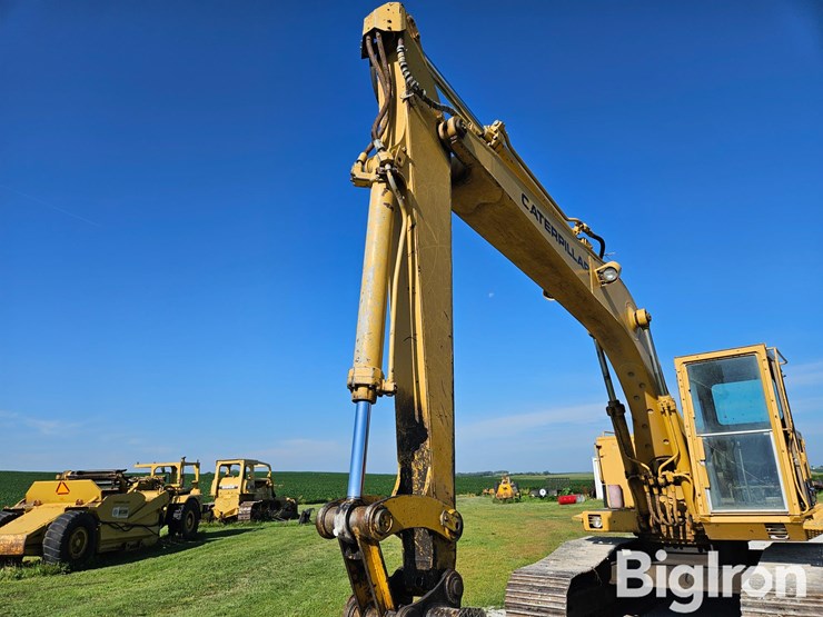 1981-caterpillar-225-image-16