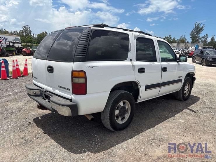 2001-chevrolet-tahoe-image-3