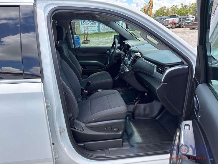 2019-chevrolet-tahoe-image-24