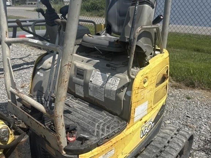 yanmar-vio17-image-5