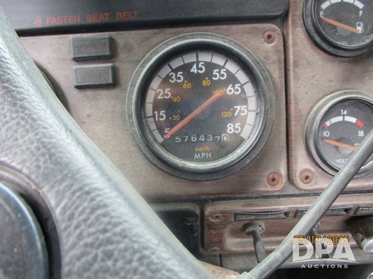 1996-cummins-m11-image-21
