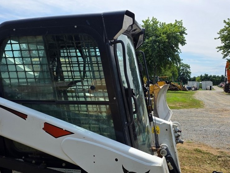 2022-bobcat-t770-image-10