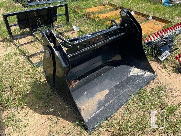 unused-future-mini-skid-steer-hyd-4in1-bucket-image-2