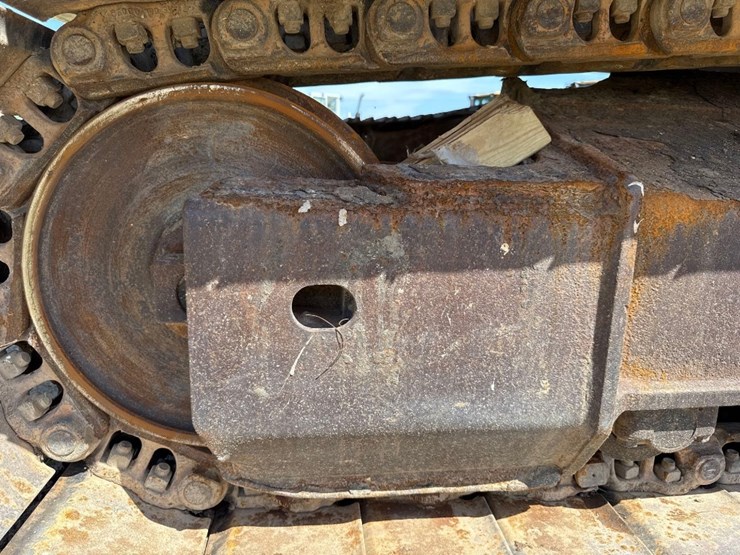2016-komatsu-pc210-lc-11-image-8