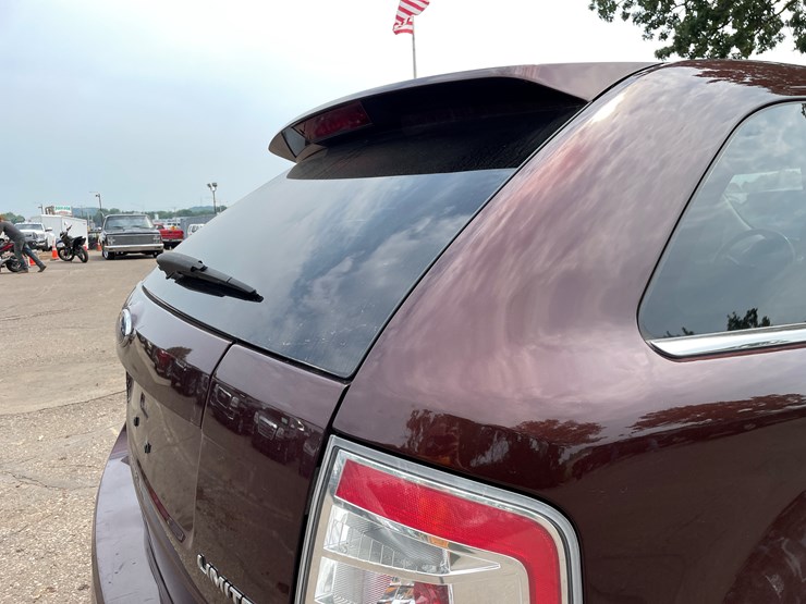 2010-ford-edge-image-30
