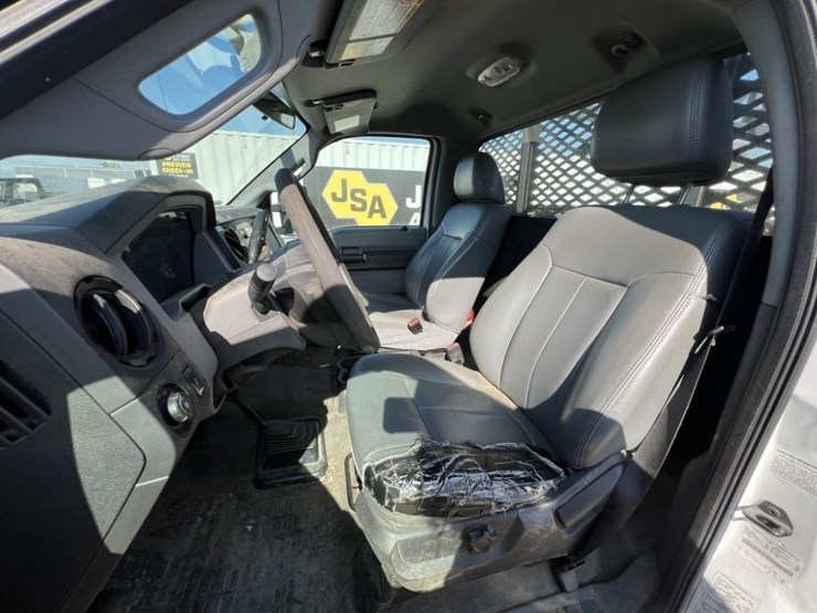 2012-ford-f550-image-32