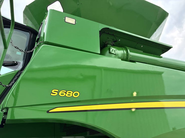 2016-john-deere-s680-image-39