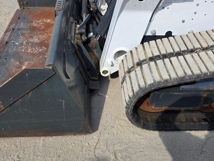 2023-bobcat-t770-image-31