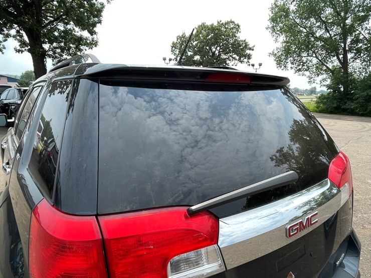 2014-gmc-terrain-slt-image-26