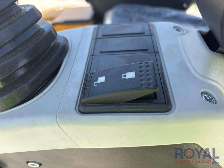 unused-2025-cfg-qk18r-mini-excavator-image-11